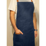 CARDAMOM. Cotton (80% recycled) and polyester (20% recycled) apron (220 g/m²) - Image 4